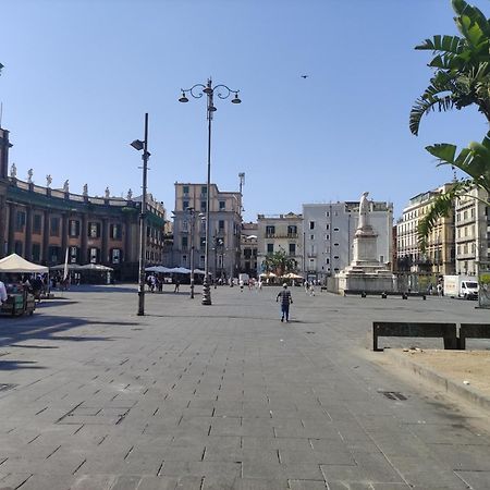 Na' Stanza In Piazza Apartment Napoli Exterior foto