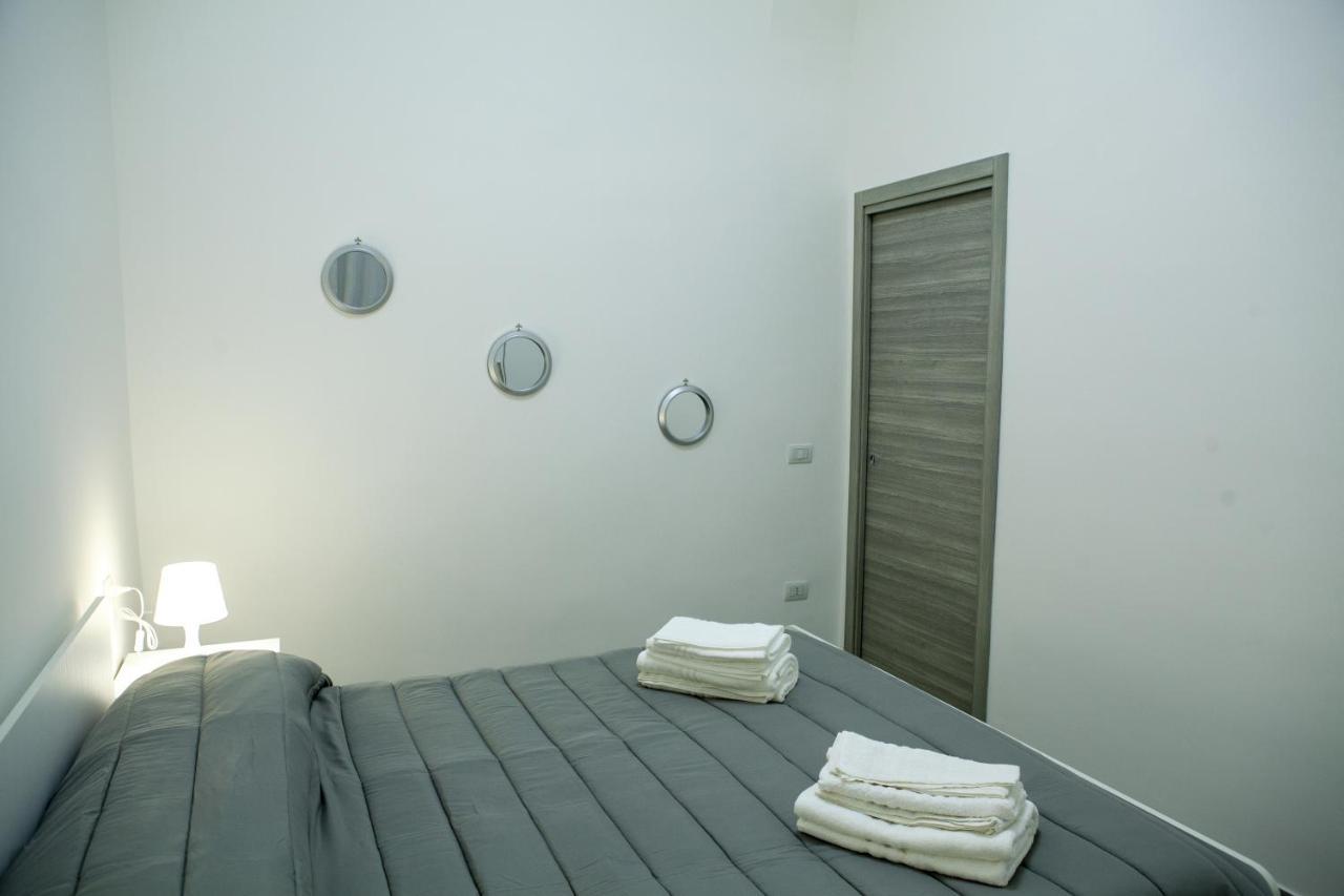Na' Stanza In Piazza Apartment Napoli Exterior foto